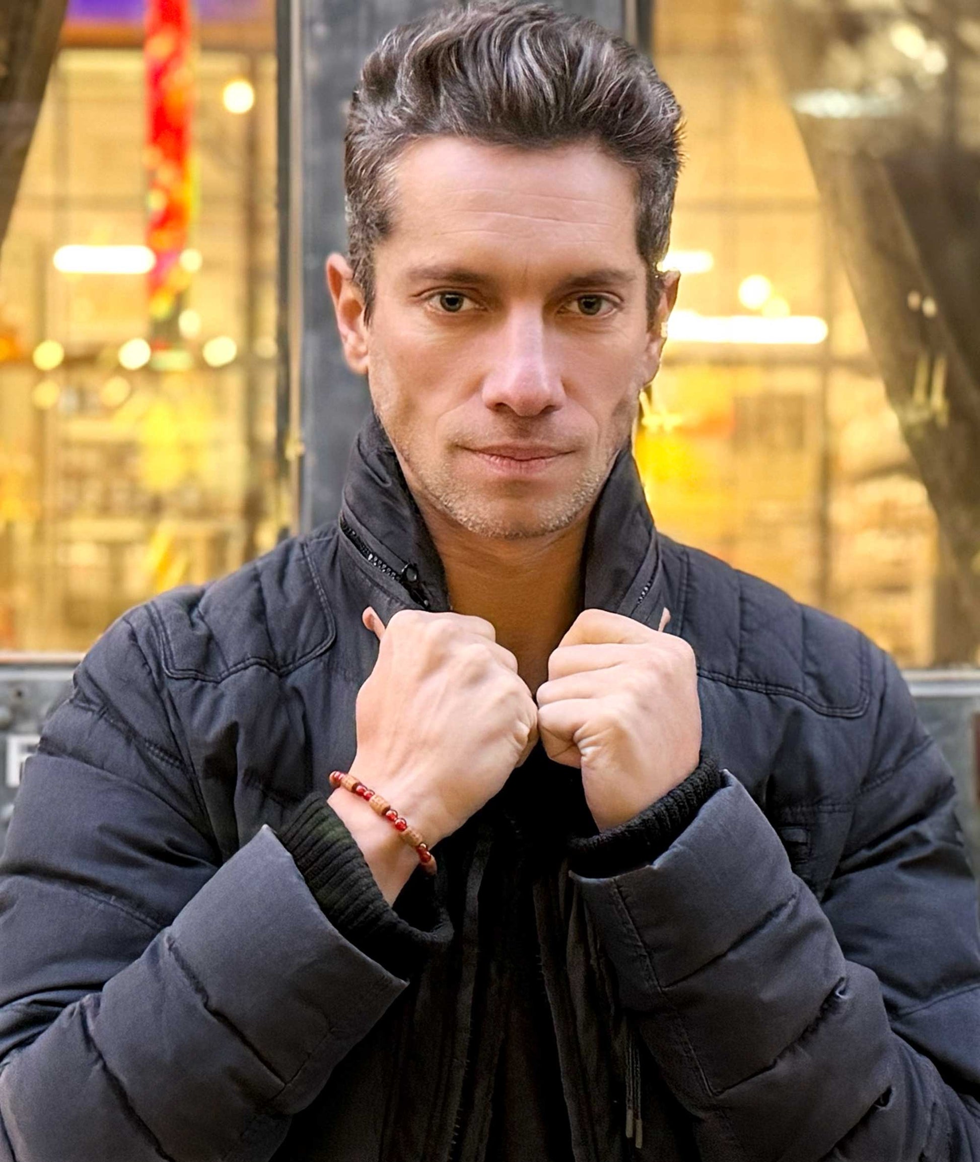 Sandalwood Prayer Bead Bracelet Hand-Engraved Heart Sutra with Agate Accent - Kyoto Kanbe Juzu